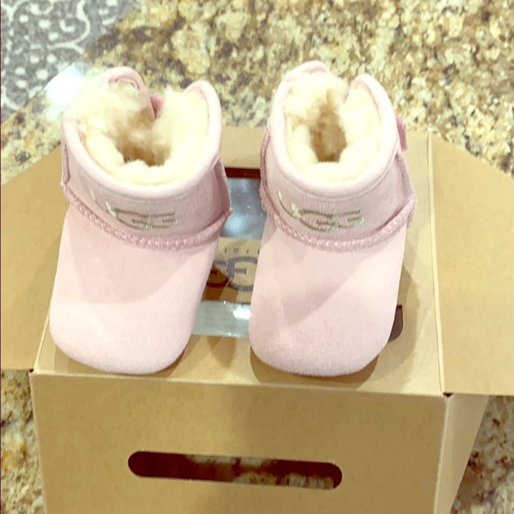 Infant Pink Uggs size 0/1 (0-6 months)